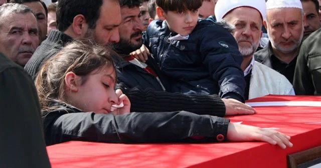 Şehit babaya son dokunuş