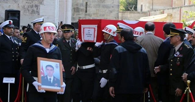 Şehit Yüzbaşı Özdemir son yolculuğuna uğurlandı