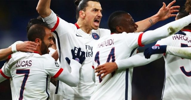 Zlatan, Chelsea&#039;yi yaktı! PSG turladı