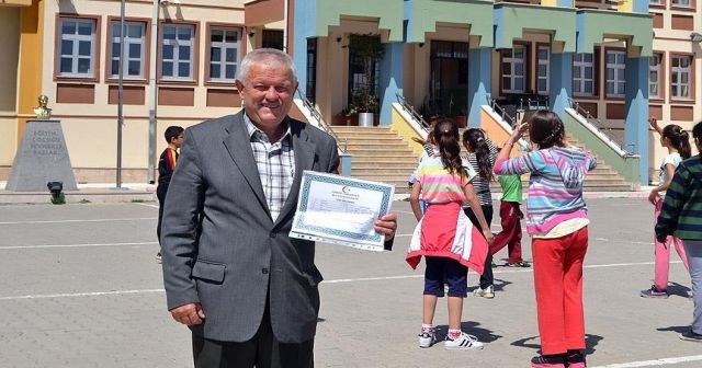 60 yaşında lise diploması aldı