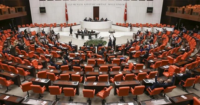 AK Parti 'dokunulmazlık' için harekete geçti