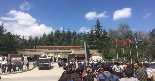 Anadolu Üniversitesi karıştı