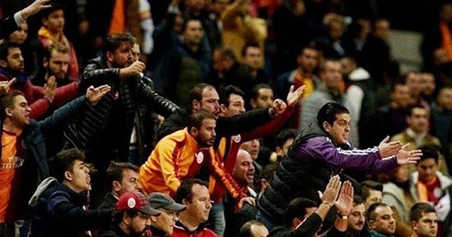 Arena&#039;da Galatasaray&#039;a taraftardan tepki