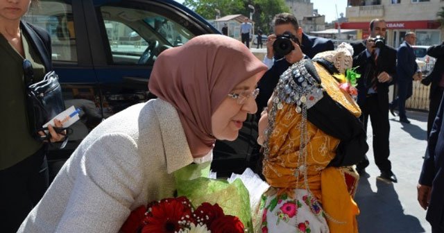 Bakan Ramazanoğlu roket mermilerinin düştüğü Kilis’te