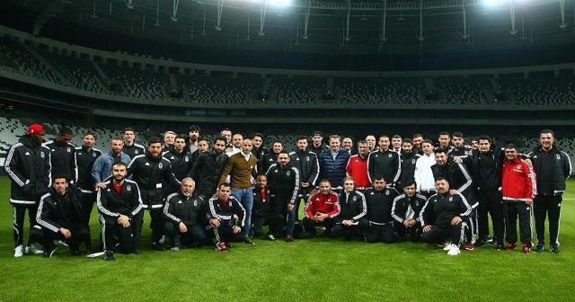 Beşiktaşlı futbolcular Vodafone Arena&#039;yı gezdi