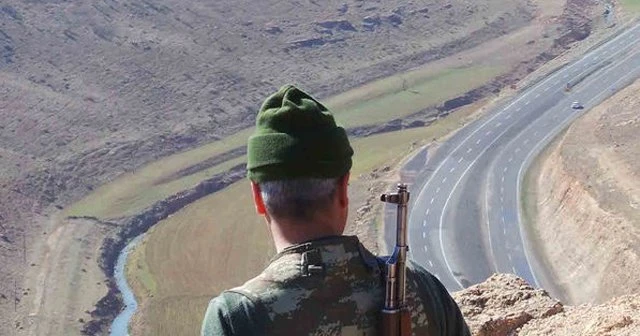 Bitlis'de çatışma, köy korucusu şehit oldu