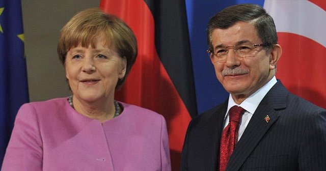 Davutoğlu ve Merkel Suriyeli sığınmacılarla buluşacak