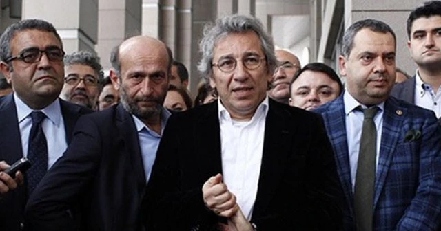 Dündar ve Gül'ün yargılanması başladı