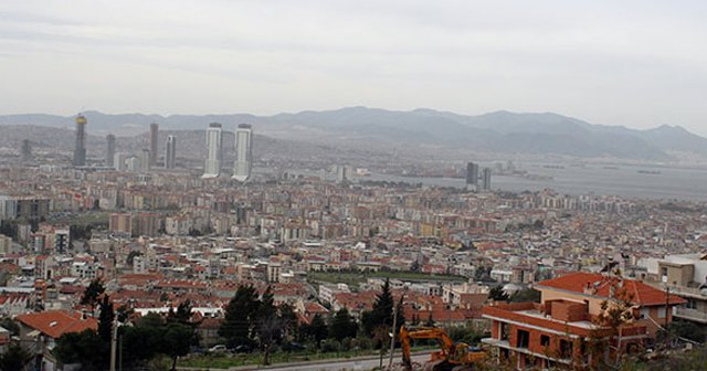 En büyük deprem riski İzmir&#039;de