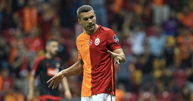 Erdoğan&#039;a hakaret eden mizahçıya Podolski&#039;den tepki