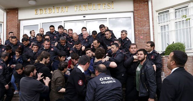 Eskişehir Anadolu Üniversitesi'nde arbede