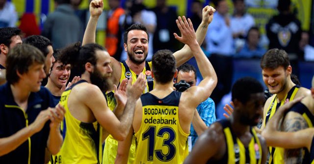 Fenerbahçe son şampiyonu devirdi!