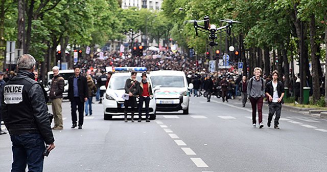 Fransız polisi gösterilerde İHA kullanmaya başladı