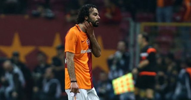 Galatasaray&#039;da Selçuk İnan Antalya&#039;ya götürülmeyecek