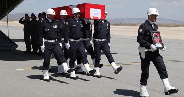 GATA&#039;da şehit olan polisin naaşı memleketine getirildi