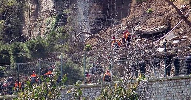 Gülhane Parkı'nda duvar çöktü