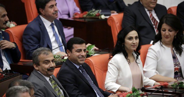 HDP&#039;lileri dokunulmazlık korkusu sardı