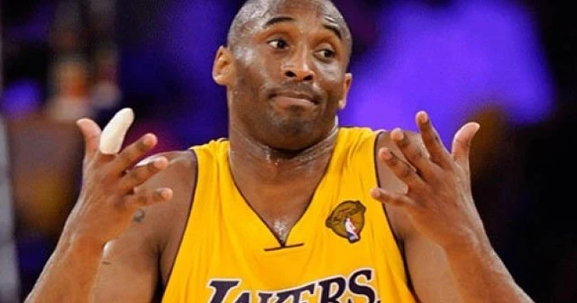 Kobe son kez parkeye çıkıyor