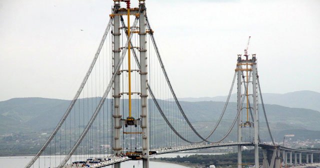 Körfez Geçiş Köprüsü&#039;nde iki yakanın birleşmesine 340 metre kaldı