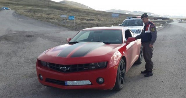 Lüks ve kaçak otomobiller Erzurum&#039;da yakalandı