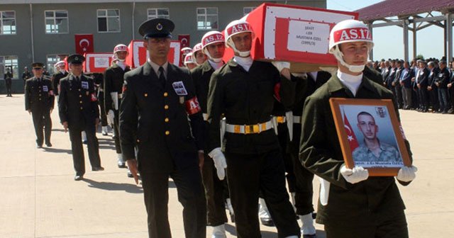 Mardin şehitleri memleketlerine uğurlandı