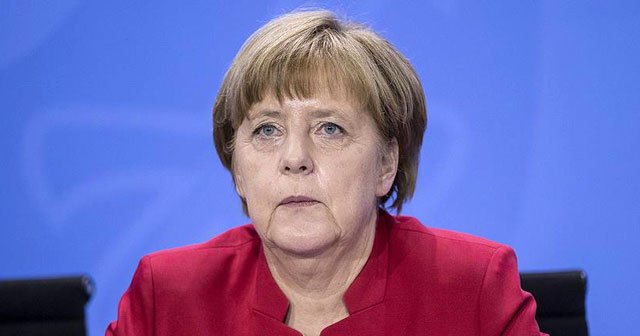 Merkel, &#039;Türkiye büyük bir yük taşıyor&#039;