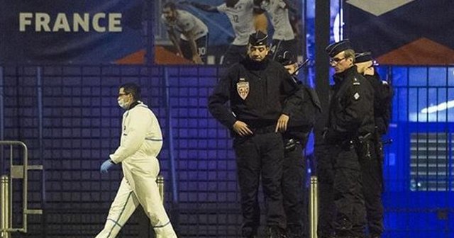 Paris saldırılarının zanlısı Abdeslam Fransa&#039;ya iade edildi