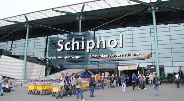 Schiphol Havalimanı'nda canlı bomba alarmı