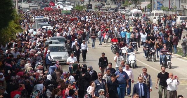 Şehit polisi binler uğurladı