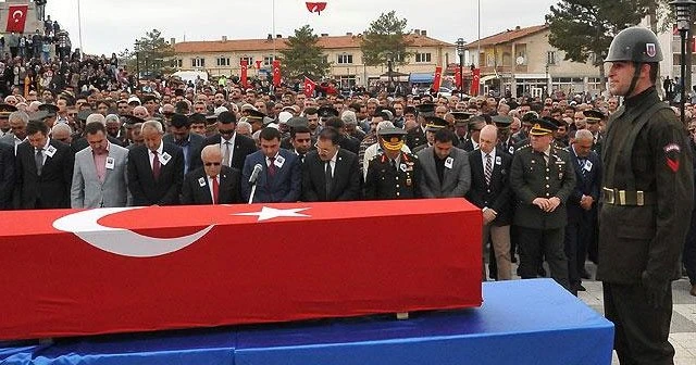 Şehitler son yolculuklarına uğurlandı