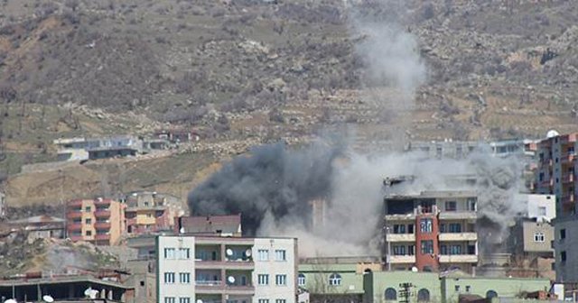 Şırnak’ta, PKK karargahları yaylım ateşine tutuluyor