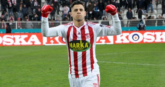 Sivasspor&#039;da Cicinho depremi