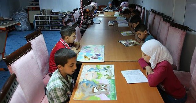Suriyeli çocuklara kütüphane