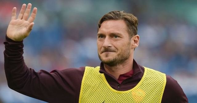 Totti 1 yıl bedava oynamak istiyor