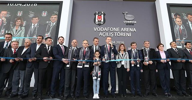 Vodafone Arena&#039;nın açılışı törenle gerçekleşti