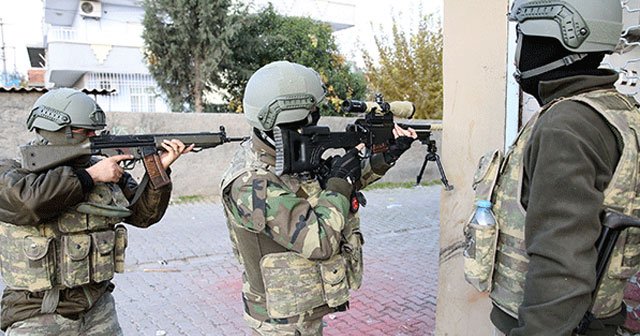 Yerleşim yerleri PKK&#039;lı teröristlerden arındırılıyor