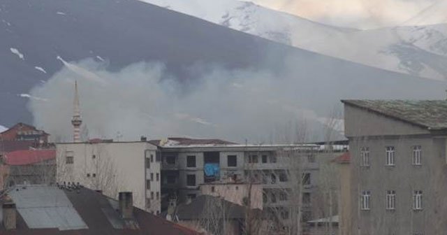 Yüksekova&#039;da yoğun silah sesleri