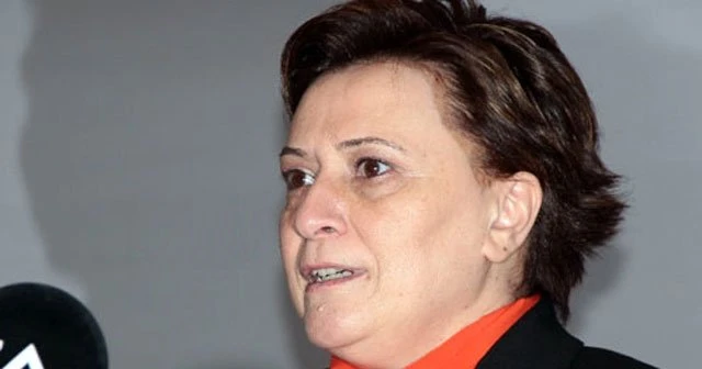 ‘Kendisine tavsiyemiz millet önünde özür dilemesidir’