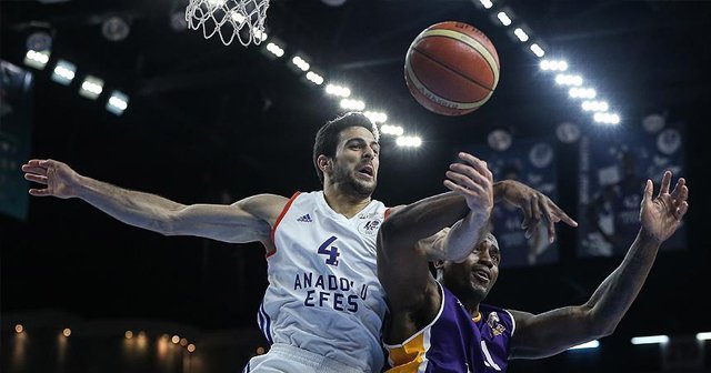 Anadolu Efes yarı finalde