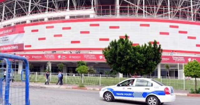 Antalya&#039;daki derbide yoğun güvenlik