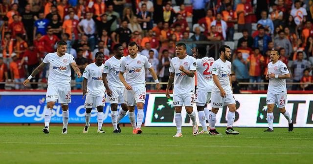 Antalyaspor tüm futbolcuların bonservisini belirledi