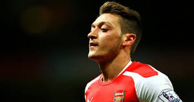 Arsenal&#039;da yılın futbolcusu Mesut Özil seçildi