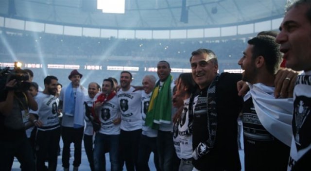 Beşiktaş&#039;ın şampiyonluk töreninde büyük gaf