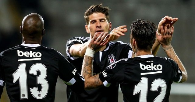 Beşiktaş&#039;ta Mario Gomez depremi