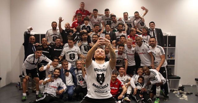 Beşiktaşlılar&#039;dan şampiyonluk pozu