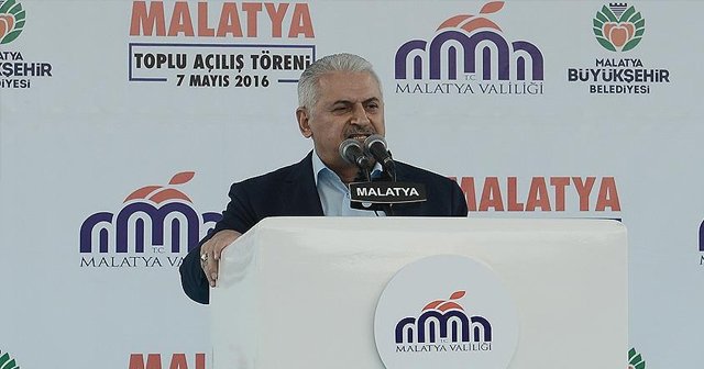 Binali Yıldırım, &#039;Yolları böleriz ama ülkeyi böldürtmeyiz&#039;