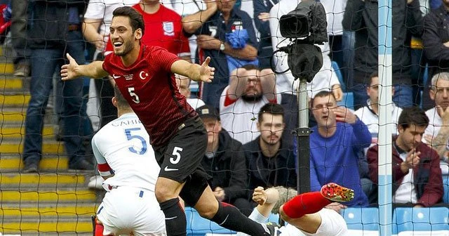 Çalhanoğlu, 'Çok gurur verici bir olay, bu gol ile tarihe geçtim'