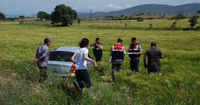 Çanakkale tarlaya uçan otomobilde 6 yaşında bir çocuk öldü