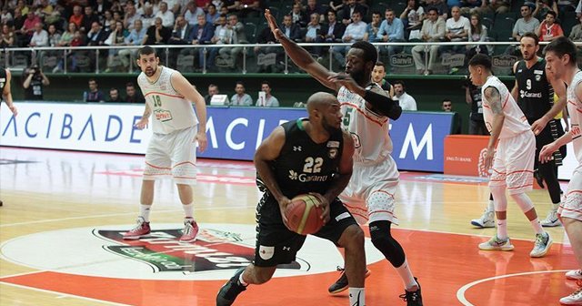 Darüşşafaka Doğuş yarı finale yükseldi