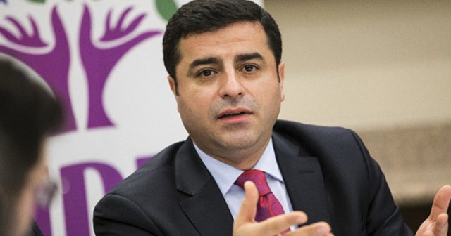 Demirtaş, dokunulmazlıklara &#039;Evet&#039; diyen CHP&#039;yi eleştirdi